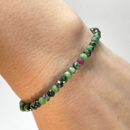 Браслет из Цоизита с включением Рубина 17 см +