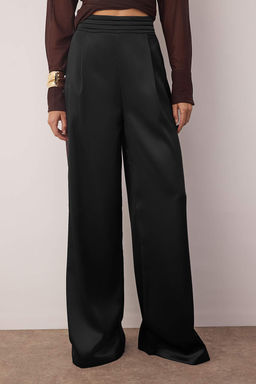Siyah Duz Dokuma Saten S?k/Gece Y?lbas? Pantolon TPRSS23PL00001