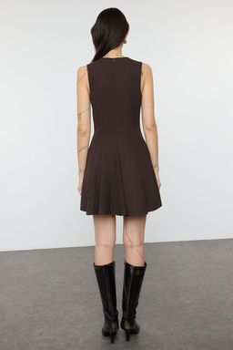 Kahverengi Etegi Belden Ac?lan Bisiklet Yaka Mini Poliviskon Dokuma Elbise TWOAW25EL00244