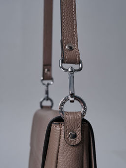 Сумка кожаная на плечо Deboro 30181 тауп