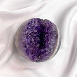 Шар из Аметиста с жеодой