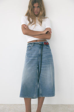 FINE LEATHER BELT WITH ROSES