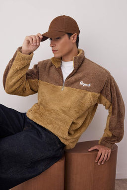 TRENDYOL MAN Camel Unisex Oversize/Genis Kesim Renk Blok S?cak Tutan Pelus Sweatshirt TMNAW22SW1477