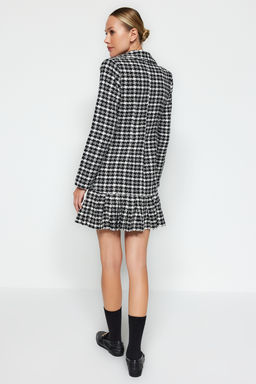 TRENDYOLMILLA Siyah Etegi Volanl? Dugme Detayl? Tuvit Dokuma Elbise TWOAW23EL00870  фото 13