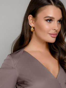 Платье-футляр цвета мокко с глубоким вырезом - 1001dress фото 8