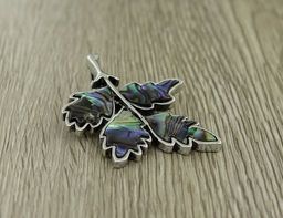 Брошь-подвеска "Листья боярышника" гелиотис