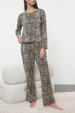 Trendyolmilla Cok Renkli Pamuklu Leopar Desenli Lastik Detayl? Orme Pijama Tak?m? THMAW25PT00110