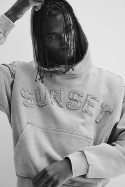 Sudadera con capucha y estampado Oversized Fit - H&m фото 7