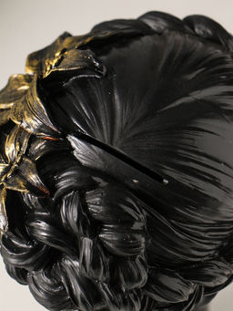 Копилка для денег полистоун «Девушка лилией», 25×17 см