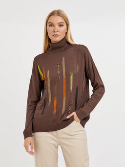 водолазка женская в коричневом цвете со спущенной линией плеча и с элементами из страз - Glenfield фото 9