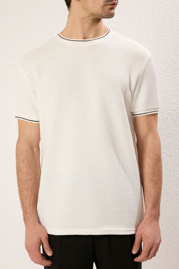 TRENDYOL MAN Beyaz Regular/Normal Kesim Dokulu Triko Bantl? T-Shirt TMNSS25TS00042 - Trendyolmilla фото 6