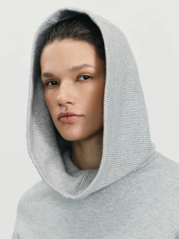 Джемпер с капюшоном с содержанием вискозы / Zarina