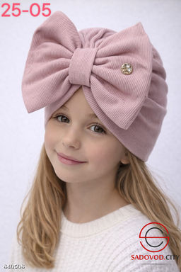 Шапка весенняя для девочки