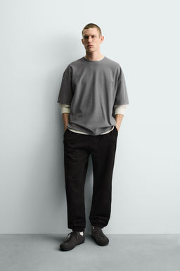 CAMISETA BOXY FIT B?SICA / Gris?ceo