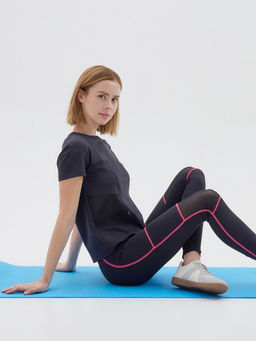 Футболка спортивная с сеткой женская MINAKU, чёрная, размер 48