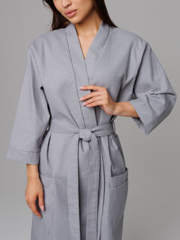 Женский укороченный вафельный халат с планкой серый В-11 (20)