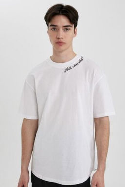 Comfort Regular Fit Rahat Kal?p Bisiklet Yaka Bask?l? K?sa Kollu Tisort