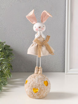 Фигура световая полистоун Зайка в льняном платье на шаре, 2?LR44, 8.5?8.5?26 см