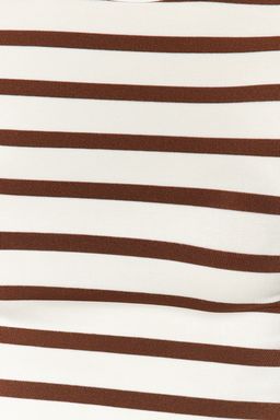 Trendyolmilla Premium Tas Ekru Cizgili Viskoz/Yumusak Kumas Crop Bisiklet Yaka Esnek Orme Bluz TWOSS23BZ00198 фото 29