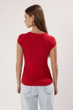 K?rm?z? Ay Kol Fitted/Vucuda Oturan Esnek Orme Bluz TWOSS24BZ00088