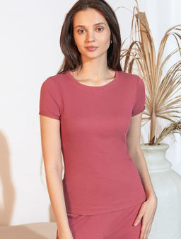 Футболка с круглым вырезом из фактурного трикотажа в рубчик