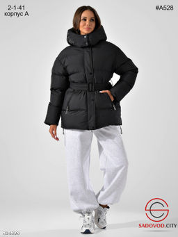 Женская теплая лёгкая зимняя куртка с капюшоном