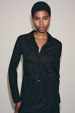 CAMISETA PLIEGUES BOTONES / Negro - Zara фото 2
