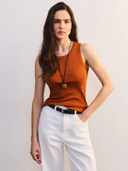 Базовая майка с вырезом халтер TOP0526-23 / Zarina