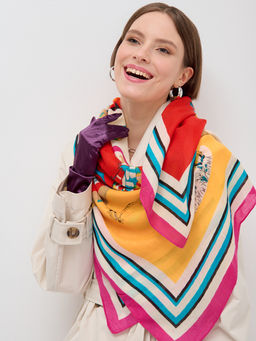 Большой,яркий платок из тонкой шерсти