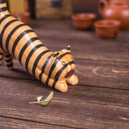 Сувенир «Кошка полосатая под кольца», 12×4×25 см, дерево