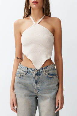 Trendyolmilla Tas Super Crop S?rt Baglama Detayl? Triko Bluz TWOSS24BZ00117