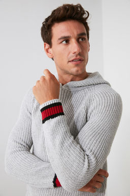 Gri Regular Yunlu Kapusonlu Duz Triko Kazak TMNAW21KZ0399