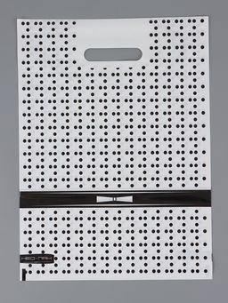 Цена за 25 шт. Пакет "Уайт, полиэтиленовый с вырубной ручкой 30х40 см, 60 мкм