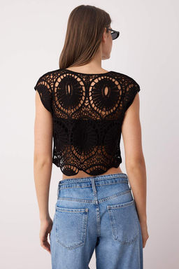Siyah Krose Kolsuz Crop Triko Bluz TWOSS25BZ00592