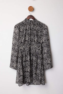 Siyah Geometrik Desenli Etegi Belden Ac?lan Sifon K?sa / Mini Dokuma Elbise TWOAW26EL00300