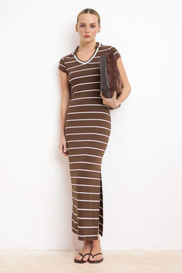 Kahverengi Cizgili Bodycon V Yaka Ay Kol K?sa Kollu Maxi Yumusak Orme Elbise TWOSS26EL00257