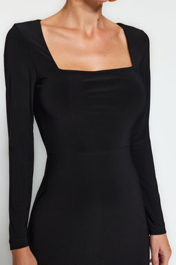 Siyah Volanl? Kare Yaka Fitted/Vucuda Oturan Maxi Esnek Orme Elbise TWOAW24EL00613
