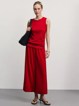 Топ из фактурной ткани с декоративной сборкой / Zarina  фото 2