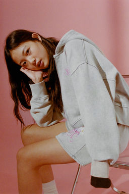 BERMUDA FELPA EFECTO LAVADO KPOP DEMON HUNTERS NETFLIX  / Gris medio - Zara фото 2