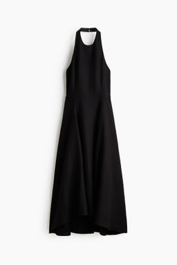 Vestido halter con vuelo