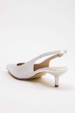 Beyaz Sivri Burun Kad?n 4 cm Kitten Topuklu Ayakkab? TAKSS25TO00005