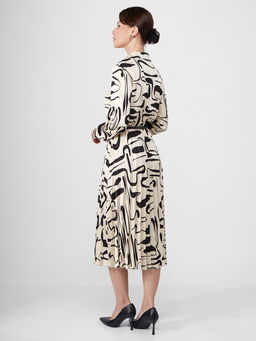 Платье из принтованной атласной ткани