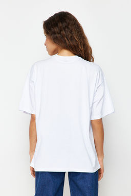 TRENDYOLMILLA Beyaz %100 Pamuk Bisiklet Yaka Bask?l? Oversize/Genis Kal?p Orme T-Shirt TWOSS22TS0994  фото 18
