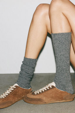 CONTRAST LEATHER TRAINERS