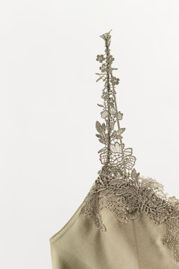 VESTIDO CORTO SATINADO ENCAJE / Gris topo - Zara фото 7