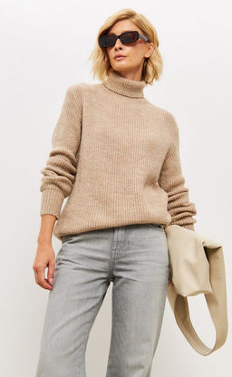 Свитер трикотажный женский TP322-15705 бежевый