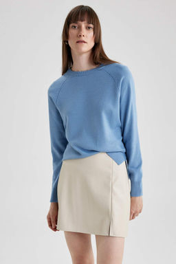 Свитер обычного кроя с круглым вырезом