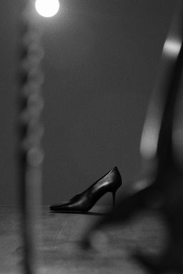 LIMITED EDITION LEATHER HIGH HEEL SHOES