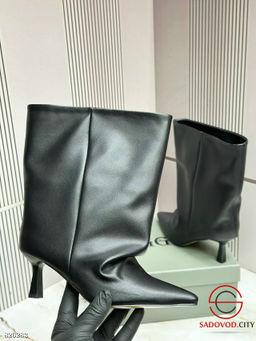 Сапоги женские на каблуке