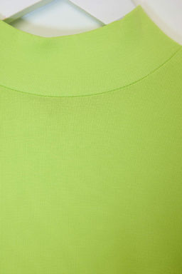 F?st?k Yesil Duz Fitted Asimetrik Yaka Kolsuz Aksesuar Detayl? Esnek Orme Bluz TWOSS26BZ00352